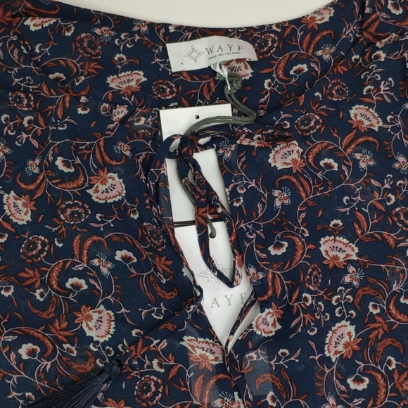 WAYF Long Sleeve Tied Keyhole Top NWT - Picture 6 of 8